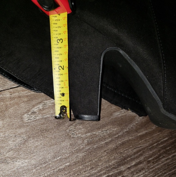 Knee high boots with gold zipper on back - Picture 4 of 6